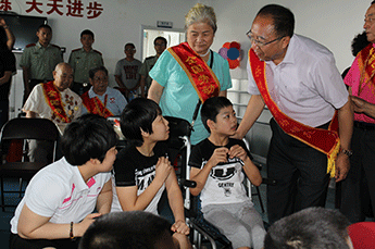 關(guān)愛腦癱兒童 用愛溫暖心靈 樂陵市勞動模范、恒運能源集團主席李長云節(jié)前慰問腦癱兒童